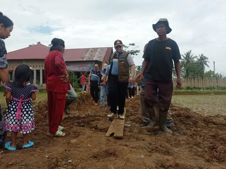 Padang Bagoro Buka Jalan Baru Tampat Durian-Durian Tigo Batang di Kelurahan Korong Gadang Kuranji