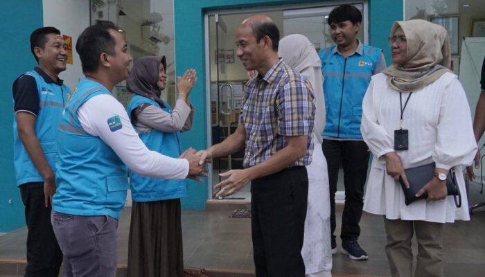 Pulang Kampung, Komisaris PT PLN Persero Sambangi Pegawai PLN ULP Pariaman