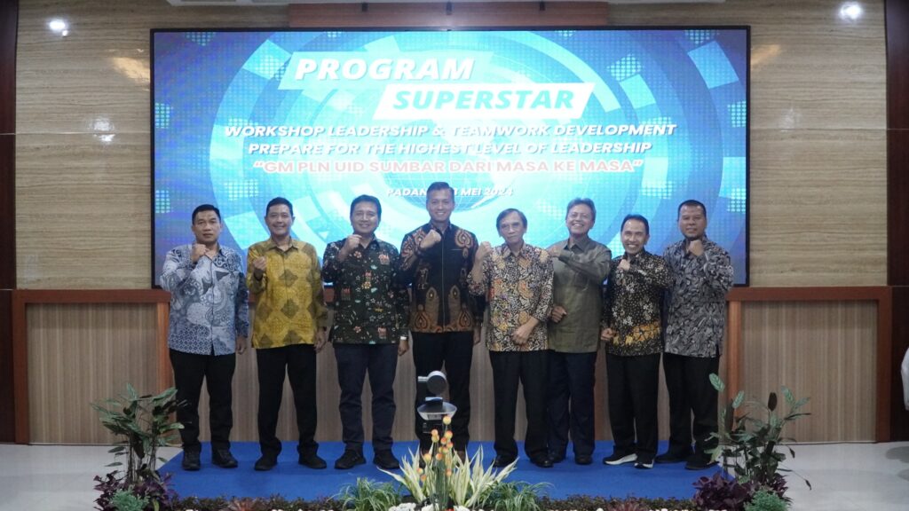 Reuni di Program Superstar, Para GM PLN Sumbar Era 1995 sampei Sekarang Berbagi Kisah Inspiratif di Workshop Leadership