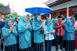 Lomba Kader Posyandu, Ketua TP PKK Kabupaten Solok Takjub dengan Tarian Anak-anak Nagari Talang