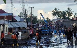 103 Travo Tumbang Akibat Galodo Agam-Tanah Datar, PLN Gerak Cepat Pulihkan Listrik Masyarakat