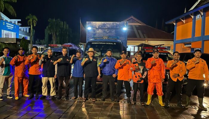 Bupati Solok Kirim Ekskavator dan Tim Penanggulangan Bencana Bantu Korban Galodo Agam