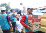 YBM PLN Salurkan Bantuan Sembako di Enam Posko Bencana Galodo Agam-Tanah Datar