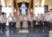 Polda Riau Serahkan Bantuan untuk Korban Banjir Bandang Sumatera Barat