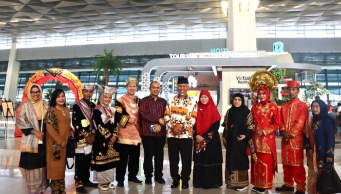 Promosi Pariwisata Minangkabau Tampil di Parade Seni Budaya Terminal 3 Bandara Soetta Jakarta