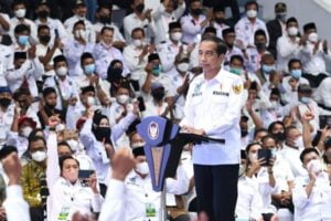 Presiden Jokowi Sahkan UU Desa: Kepala Desa Dapat Pensiun, Jabatan Bisa Sampai 16 Tahun