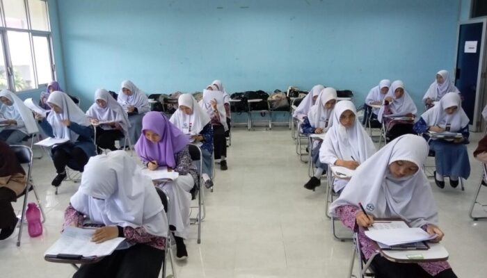 Ratusan Siswa SLTA se-Sumarera Barat Ikut Olimpiade Halal “Minangkabau Halal Festival” di UNP