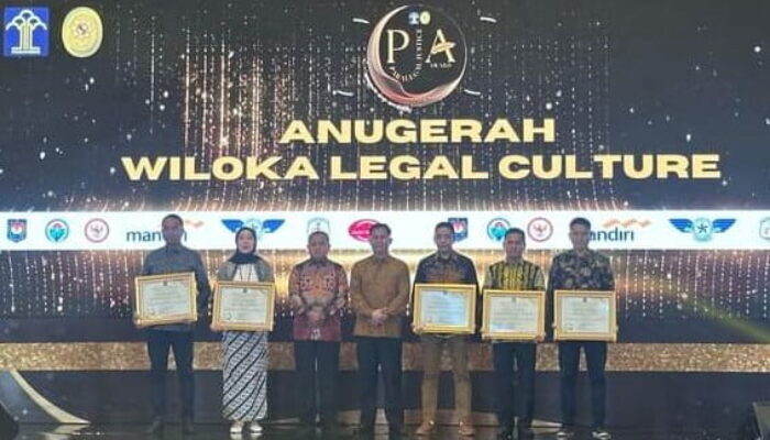 Camat Salimpaung Tanah Datar Raih Penghargaan Wiloka Legal Culture 2024 dari Kemenkum HAM RI
