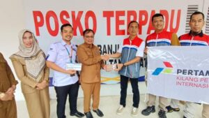 PT Kilang Pertamina Indonesia Dumai Serahkan Bantuan untuk Korban Galodo Tanah Datar