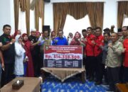 Diterima Bupati Tanah Datar, “Masyarakat Mandau Peduli Sumbar” Bantu Korban Galodo Rp514 Juta 