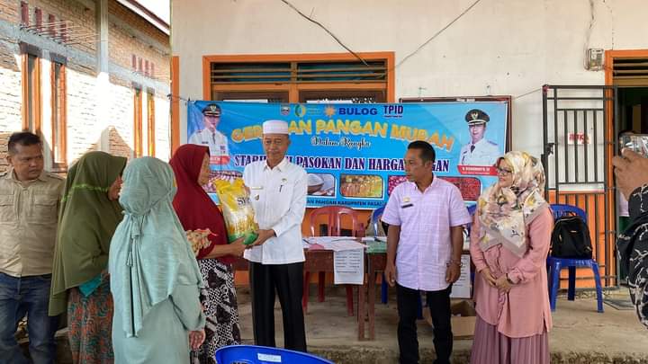 Bantu Sembako Warga Jelang Idul Adha, Pemkab Pasbar Gelar Pasar Murah di Nagari Simpang Timbo Abu Kajai 