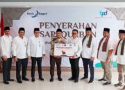 Bank Nagari Serahkan Sapi Kurban untuk Warga di Lokasi Bencana di Sumbar