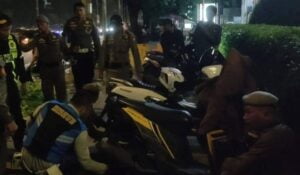 Inilah Akibat Parkir Sembarangan di Kota Padang, Sejumlah Kendaraan Digembosi Aparat