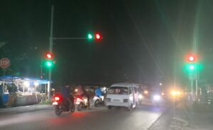 FLASH: Membingungkan! Lampu Hijau dan Merah di Traffic Light Bypass Balai Baru Kompak Menyala