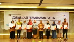 12 Dosen Unand Terima Sertifikat Paten dari DJKI Kemenkum HAM