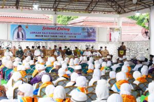 Pulang dari Tanah Suci, Ratusan Jemaah Haji Tanah Datar Disambut Bupati Eka Putra dan Forkopimda