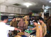 Sidak Pasar, Sekda Martinus Dahlan Pastikan Harga Sembako di Mentawai Stabil