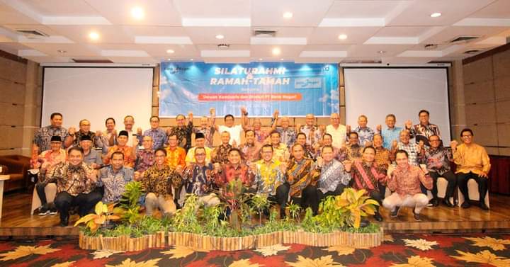 Para Mantan Direktur dan Komisaris Berbagi Kisah Sukses dengan Direksi Baru Bank Nagari