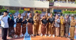 Hari Pertama Sekolah, Pj Walikota Andree Algamar Motivasi Siswa Baru SMPN 1 Padang Ikuti MPLS