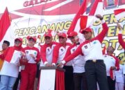 Bagikan 15.355 Bendera Gratis, Pemko Padang Imbau Warga Kota Naikan Merah-Putih Selama Agustus