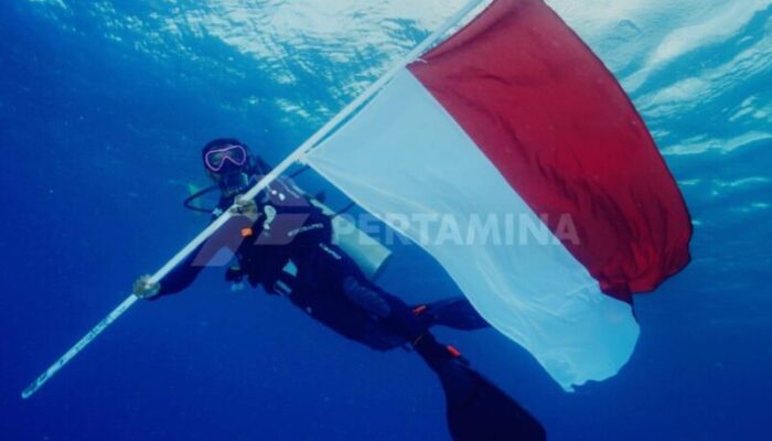 Meriahkan HUT ke-79 Kemerdekaan RI, Pertamina Gelar Pengibaran Bendera Bawah Laut hingga Pemberian Beasiswa