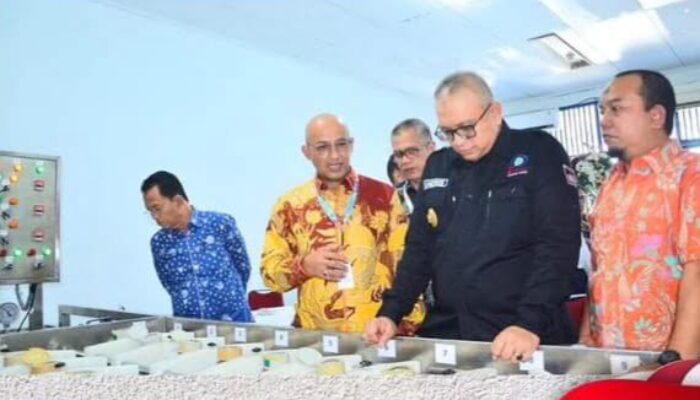 Diresmikan Pj. Walikota Andree Algamar, Laboratorium Air Perumda AM Kota Padang Terbuka untuk Umum