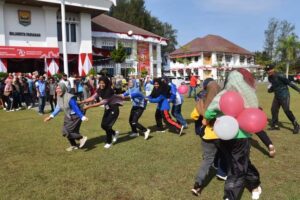 Berbagai Permainan Ceria Semarakan Gebyar 17 Agustus di Pemko Pariaman
