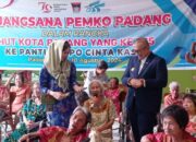 Peringati HJK Padang Ke-355, Pj Walikota Berbagi Kebahagiaan dengan Para Lansia di Panti Cinta Kasih
