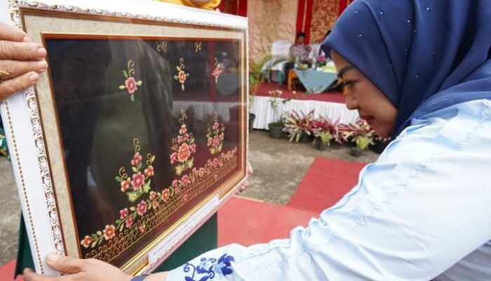Sulaman Kapalo Samek dan Keunikan Kerajinan Khas Masyarakat Nagari di Situmbuak Art and Culture Festival