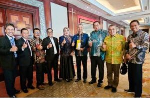 Bank Nagari Raih The Excellent Performance Bank in 5 Consecutive Year 2018-2023 dari Info Bank