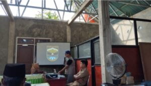 Mahasiswa UNP Ciptakan Logo Nagari Aie Angek Sebagai Kenang-kenangan KKN di Sijunjung