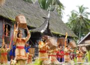 Pesona Festival Seribu Dulang Gulai Baluik Pucuak Palangeh di Depan Rumah Gadang Kampai Nan Panjang