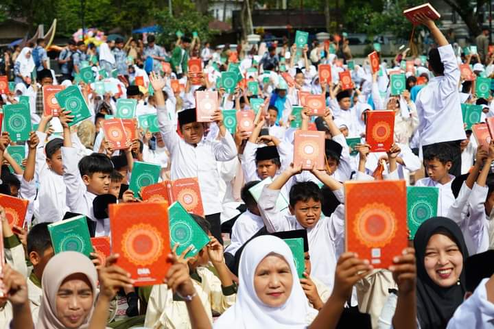 Ribuan Anak Tanah Datar Zikir dan Mengaji Bersama dalam Rangka Bangkit Pasca Musibah Galodo  Lalu