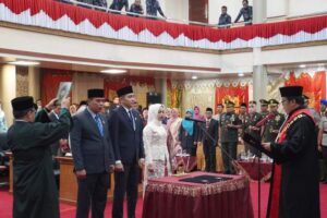 Sah! Imbral SE Jabat Ketua DPRD Padang Panjang Periode 2024-2029