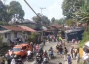 Truk Berat Hantam Sejumlah Minibus dan Sepeda Motor di Pendakian Panyalaian, 16 Korban Dilarikan ke Rumah Sakit