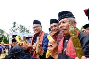 Meriah! Pjs Bupati Tanah Datar Apresiasi Semarak Festival Budaya 1500 Lamang Kujuik di Nagari Batipuh Ateh 