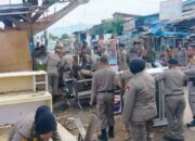 Bangunan Liar di Sepanjang Tepi Batang Arau Seberang Padang Dibongkar Satpol PP, Sungai Lain Siap-siap!