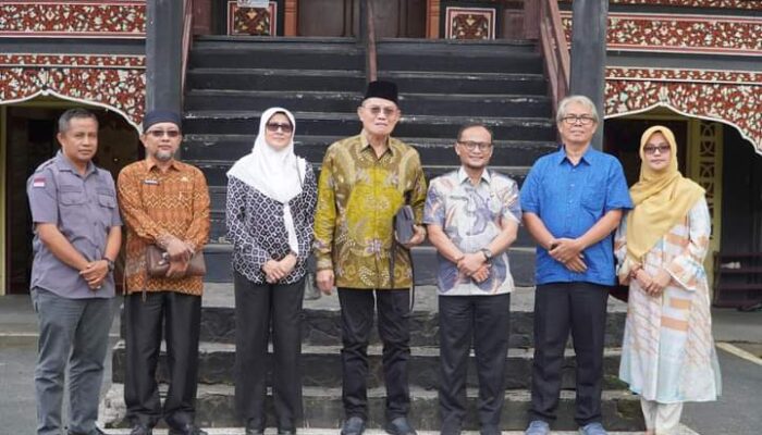 Presiden Perusahaan Travel Agents Malaysia Kagumi Rumah Gadang Museum Bustanil Arifin PDIKM Padang Panjang