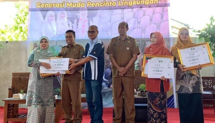 SMPN 2 Padang Panjang Raih Terbaik 1 Sekolah Adiwiyata Tingkat Sumbar 2024