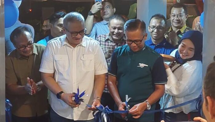 Hadir di Pusat Kota Padang, Partee Resto Sajikan Cafe dan Permainan Golf 