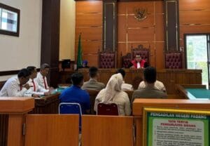 Gegara Cuekin Peringatan Satpol PP, 10 Warga Pelanggar Perda Jalani Tipiring di Pengadilan Negeri Padang