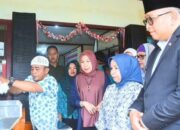 Minyak Kelapa Prebiotik Karya FMIPA Unand Bantu Tingkatkan Gizi Anak Stunting di Padang