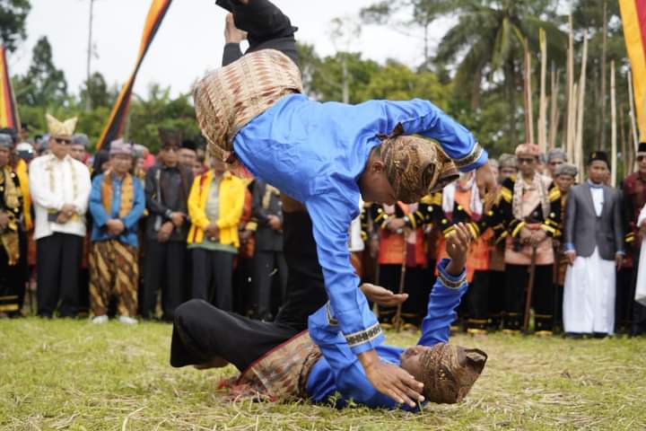 Festival Alu Katentong dan Pacu Jawi Nagari Padang Laweh Tanah Datar Berlangsung Semarak