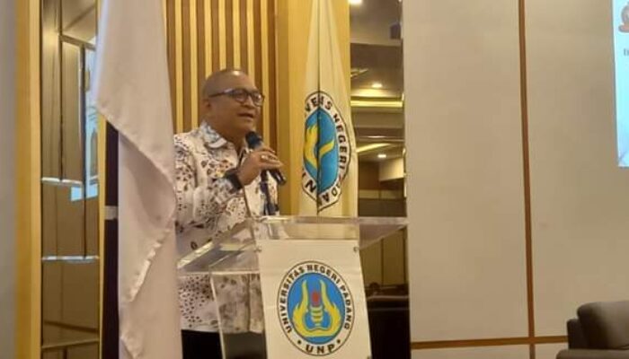 Kuliah Umum di UNP, Pj Walikota Andree Algamar: Tata Kelola Pemerintahan yang Baik Kunci Sukses Pembangunan