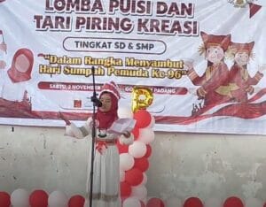 Penonton Terharu, Siswi SDN 03 Alai Tampil Memukau di Festival Puisi SMAN 1 Padang