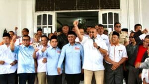 Pilkada Kabupaten Solok: Raih Suara Terbanyak, Jon Firman Pandu-Candra Lantunkan Salawat Nabi