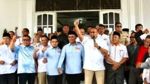 Pilkada Kabupaten Solok: Raih Suara Terbanyak, Jon Firman Pandu-Candra Lantunkan Salawat Nabi