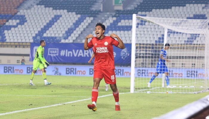 Tampil Mengejutkan di Bandung, Striker 18 Tahun Semen Padang Bikin Kubu Persib Deg-degan