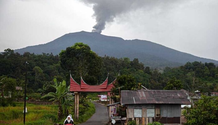 Gunung Marapi Naik Status Siaga, Penduduk Diminta Tidak Mendekati Radius 4,5 KM dari Kawah