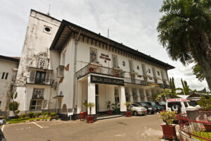 Diresmikan Menteri Kebudayaan, Gedung Balaikota Lama Bakal Jadi Museum dan Galeri Arsip Statis Kota Padang 